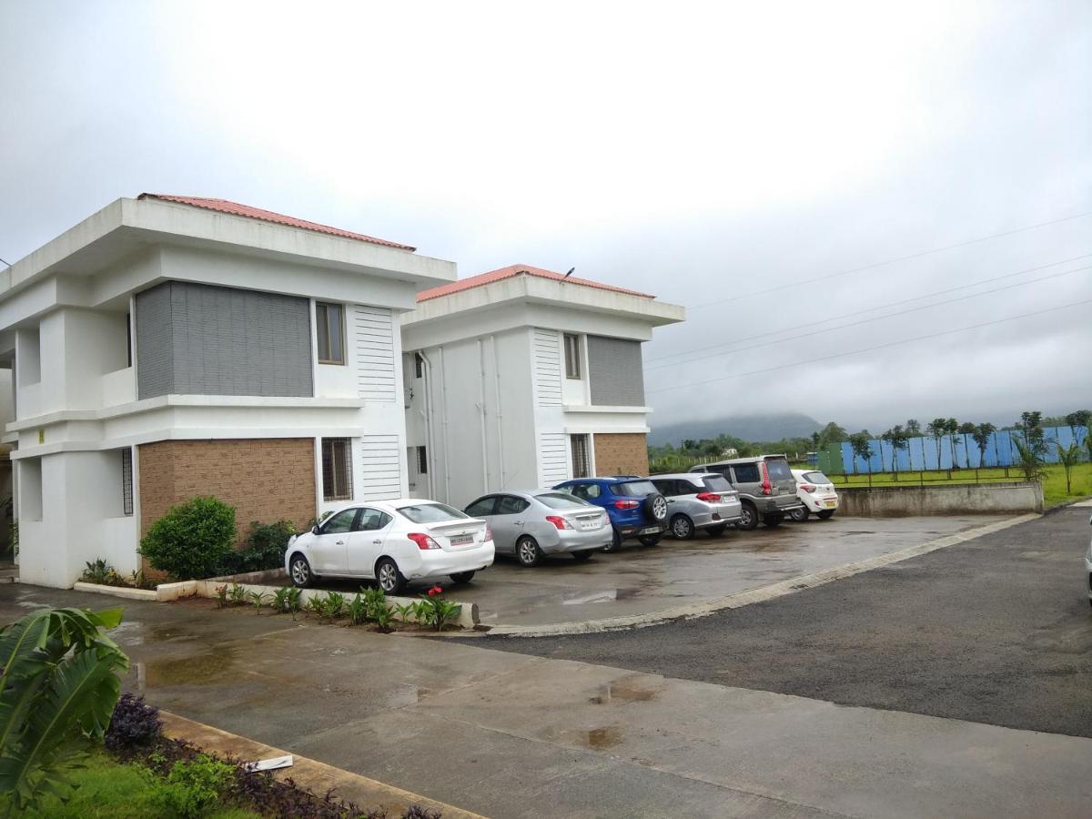 Parishreya Holiday Home Lonavla Zewnętrze zdjęcie